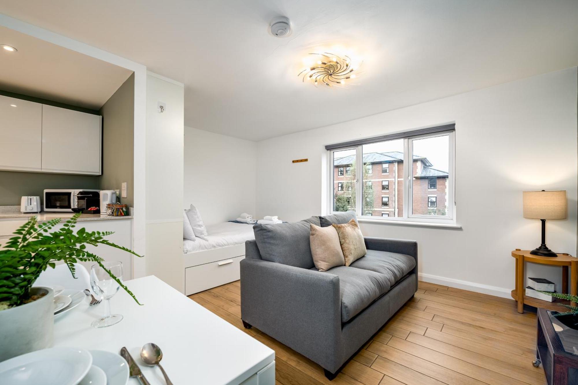 Alison Court Apartment บริสตอล ภายนอก รูปภาพ